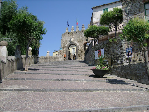 la porta e gli scaloni di agropoli la porta e gli scaloni di agropoli